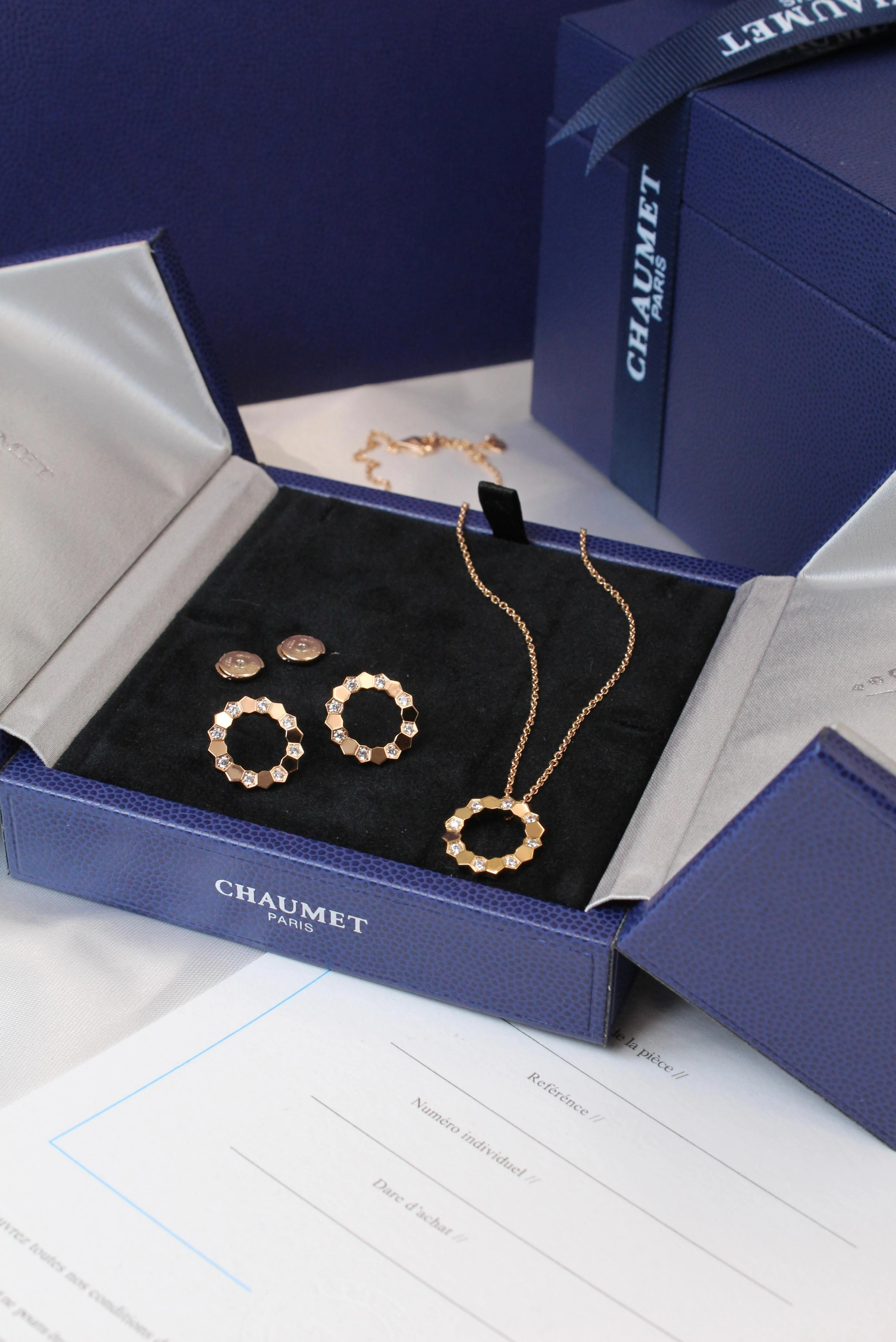Bee de Chaumet small — view 2
