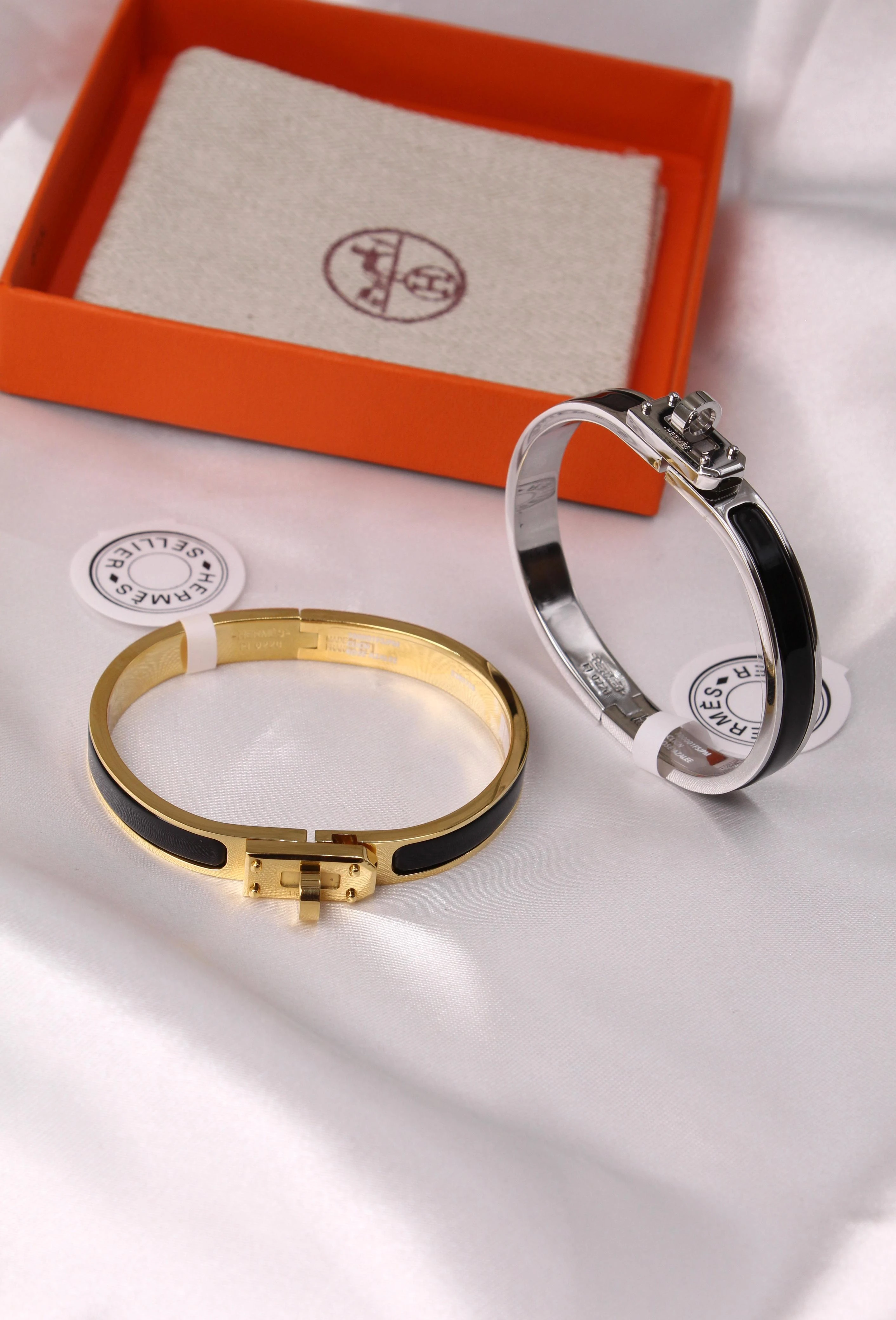 Hermes Mini Clic Kelly bracelet — view 16