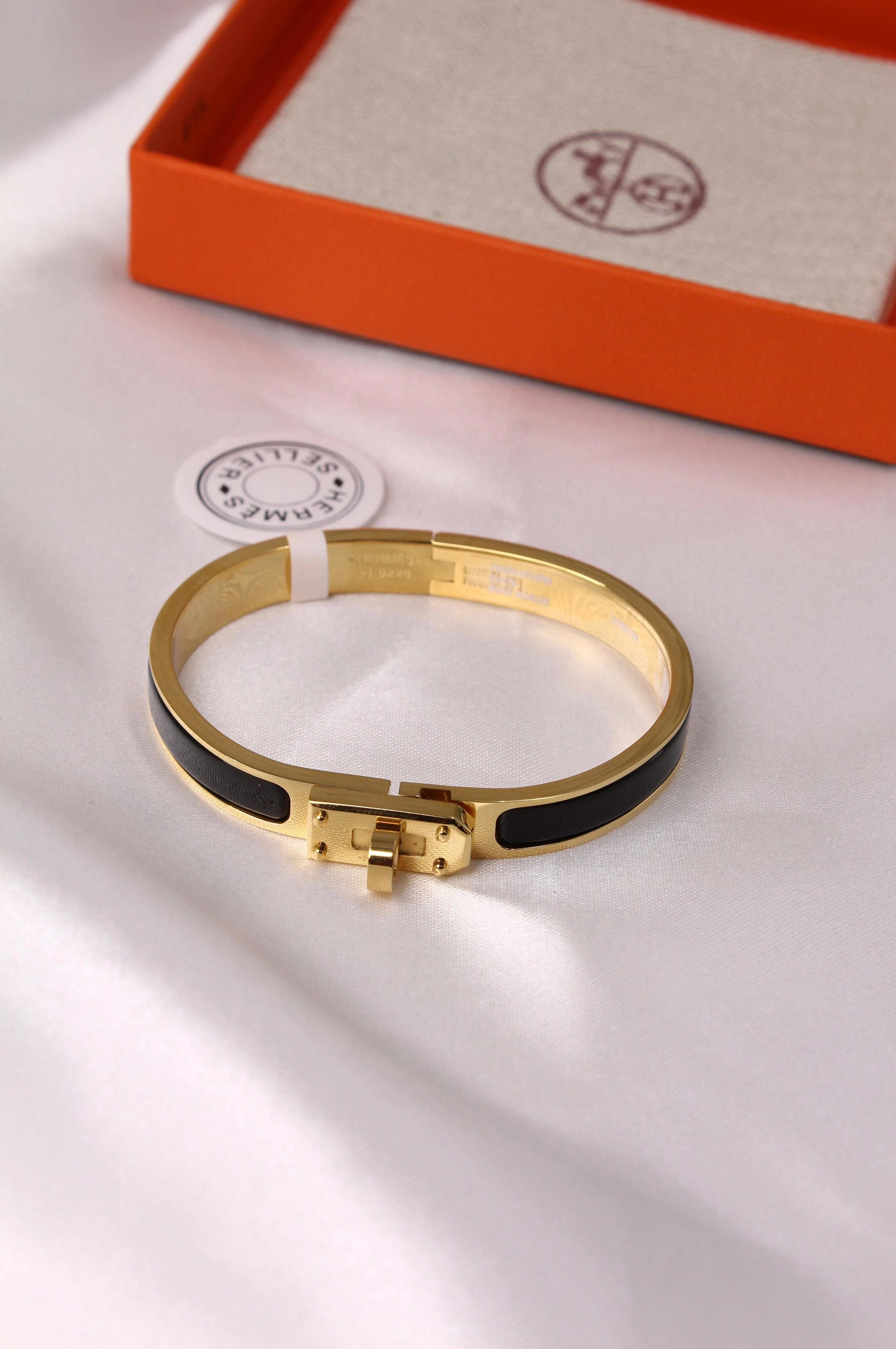 Hermes Mini Clic Kelly bracelet — view 17