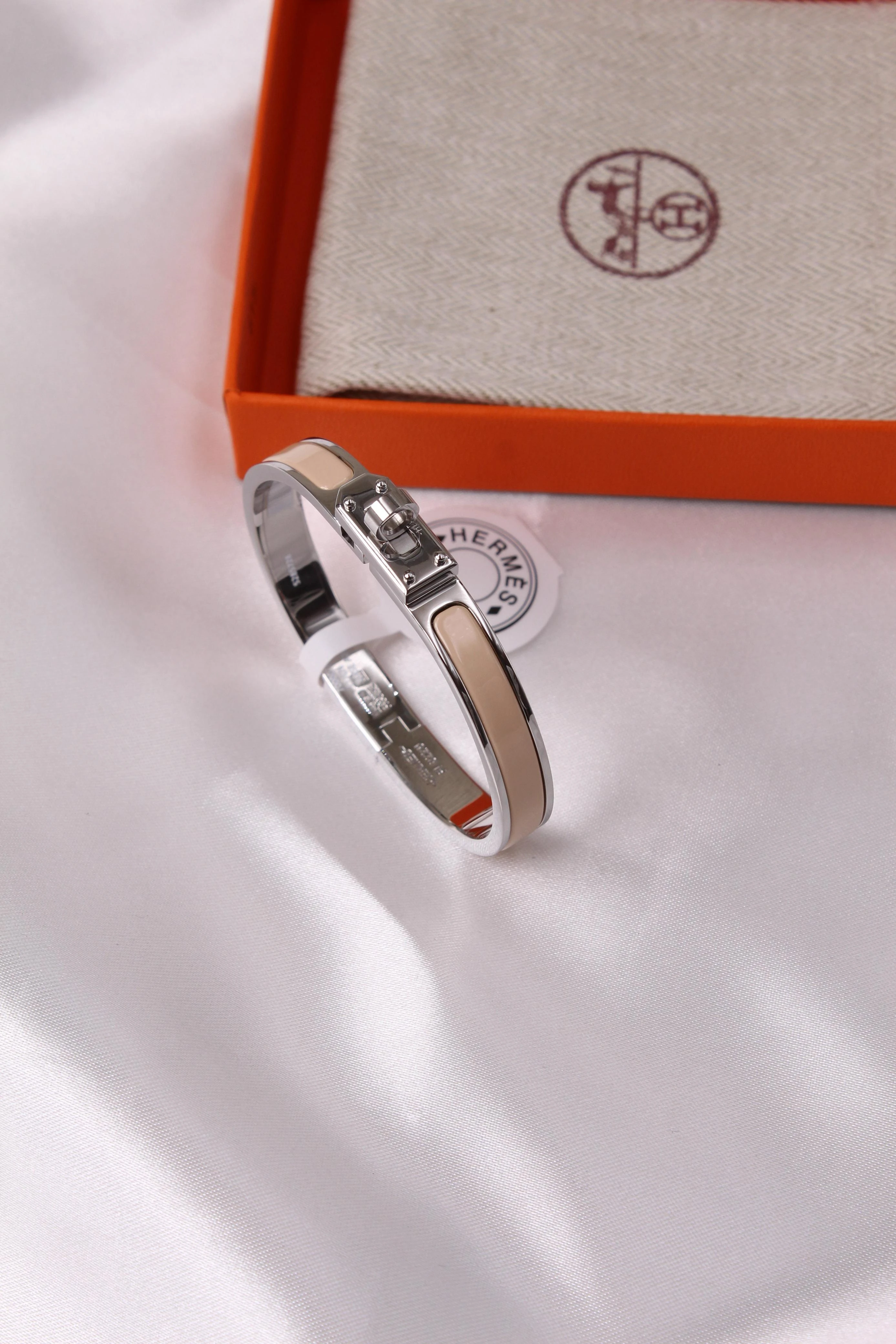 Hermes Mini Clic Kelly bracelet — view 8